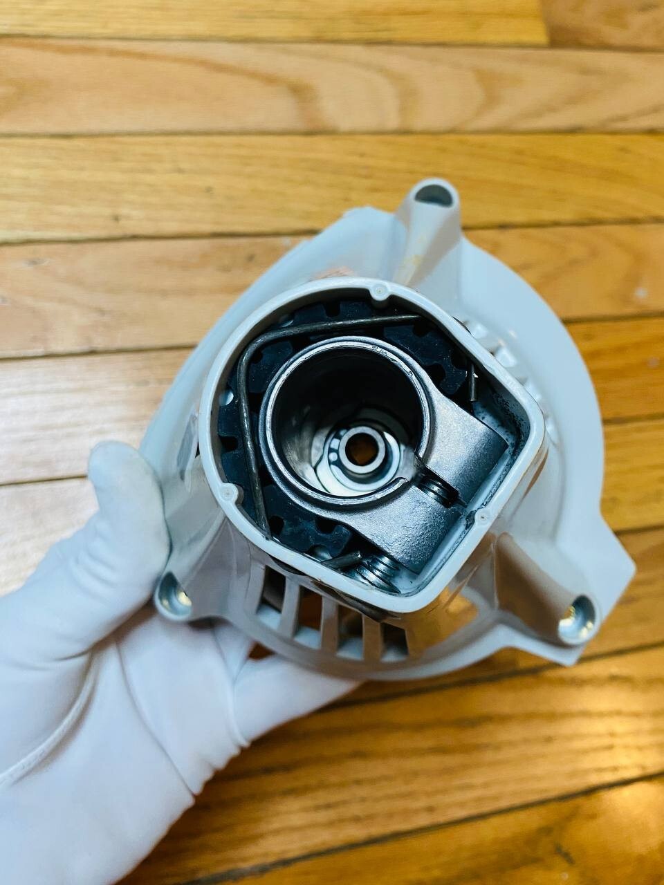 STIHL OEM Clutch Housing 41800801819 for FS89 FS91 FS111 FS131 HT102 HT103 HT133