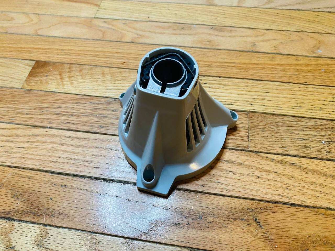 STIHL OEM Clutch Housing 41800801819 for FS89 FS91 FS111 FS131 HT102 HT103 HT133